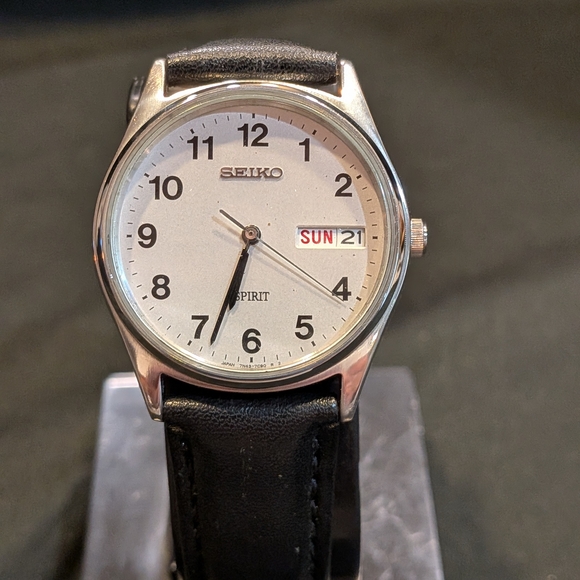 Seiko Silver and Black Men's Watch - Picture 1 of 7